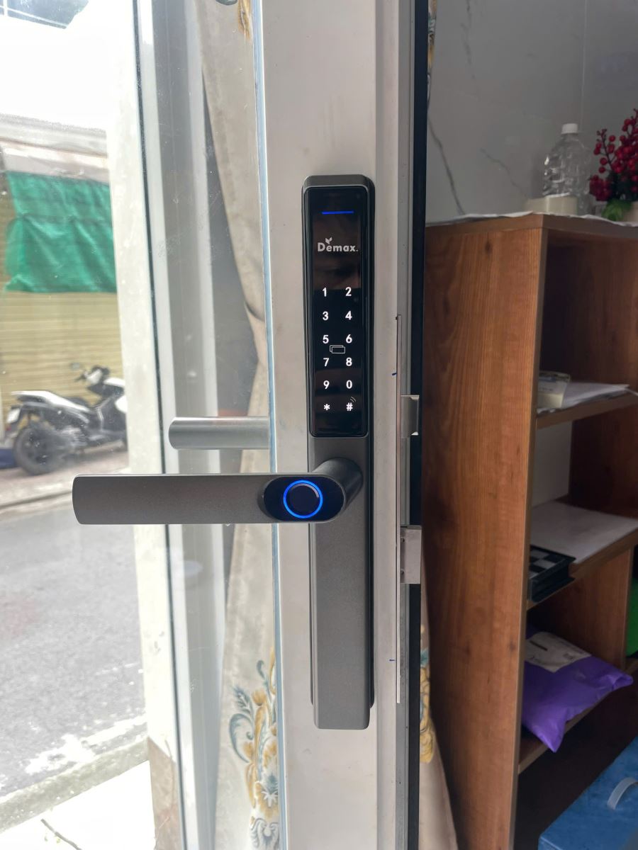 EL599 Lux AG ảnh 4