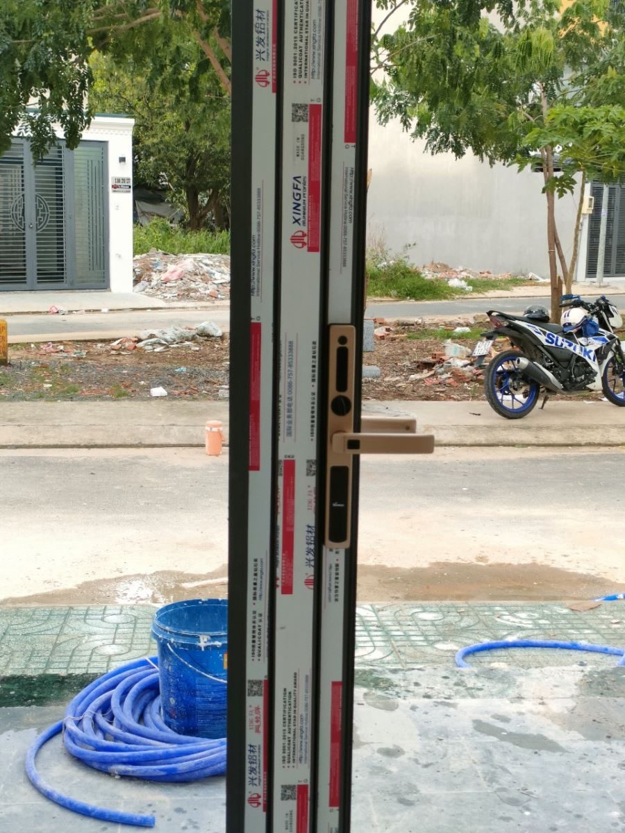 Khóa cửa nhôm Demax EL588 CG chính hãng Khóa cửa nhôm Demax EL588 CG chính hãng