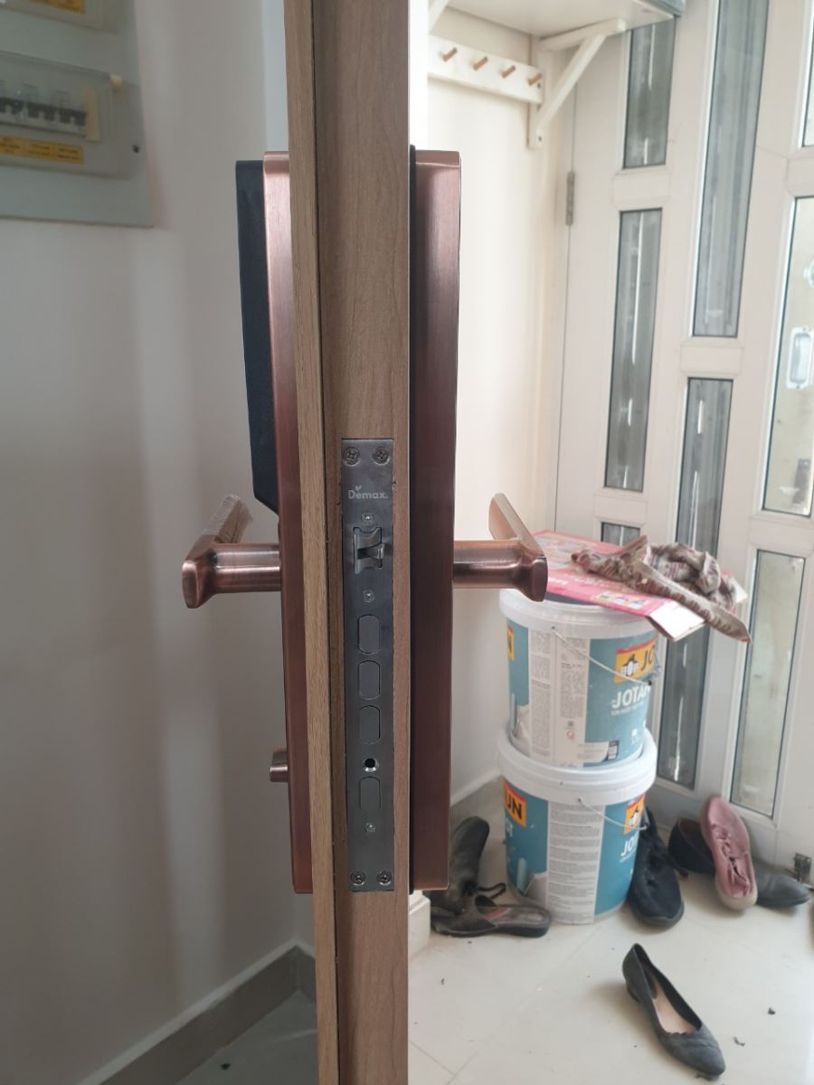 Chi tiết thiết kế Khóa vân tay Demax EL622 AC Chi tiết thiết kế Khóa vân tay Demax EL622 AC