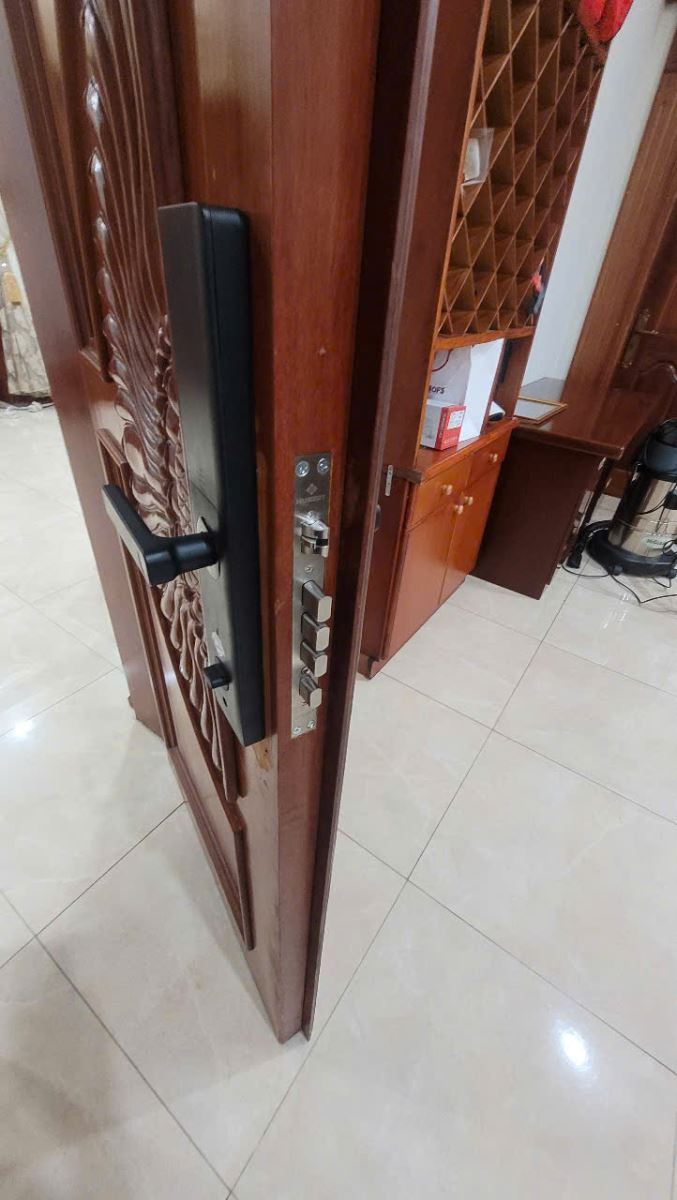 Chi tiết thiết kế Khóa vân tay Hubert HB CG59 TTLock Chi tiết thiết kế Khóa vân tay Hubert HB CG59 TTLock