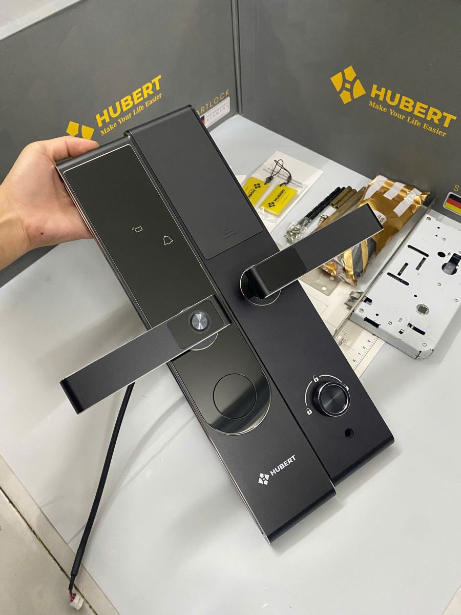 Khóa vân tay Hubert HB CG68 Titan Black chính hãng Khóa vân tay Hubert HB CG68 Titan Black chính hãng