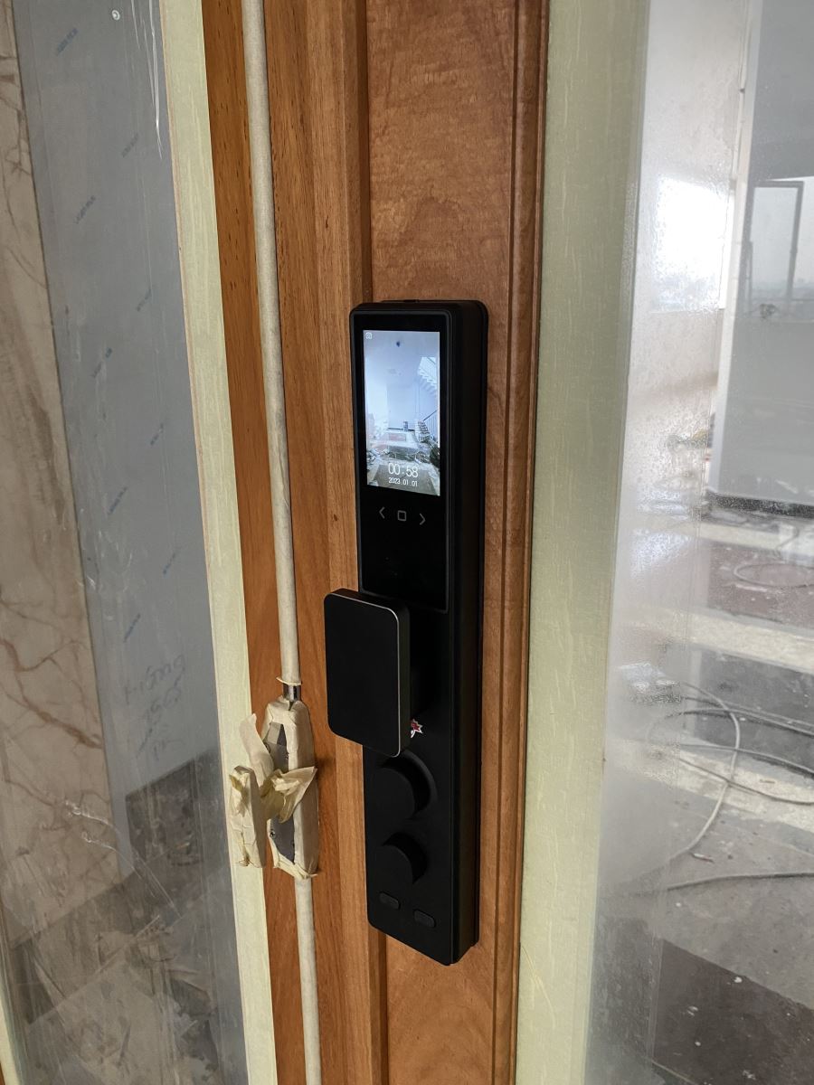 Chi tiết thiết kế Khóa Face ID Hubert HB CGI5 EU Black Chi tiết thiết kế Khóa Face ID Hubert HB CGI5 EU Black