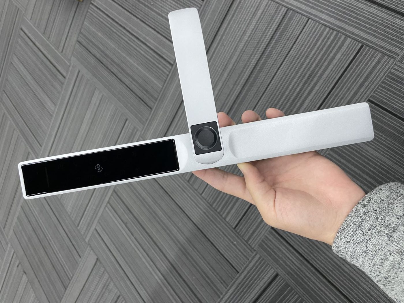 Khóa cửa nhôm Hubert HB CN68 Silver Gray chính hãng Khóa cửa nhôm Hubert HB CN68 Silver Gray chính hãng