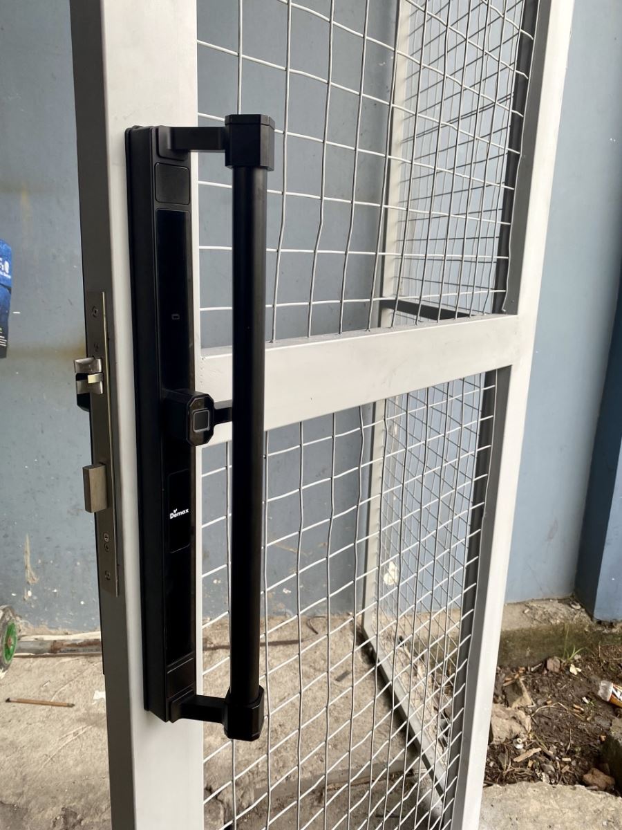 Khóa cửa nhôm Demax SL808 BN LUX chính hãng Khóa cửa nhôm Demax SL808 BN LUX chính hãng