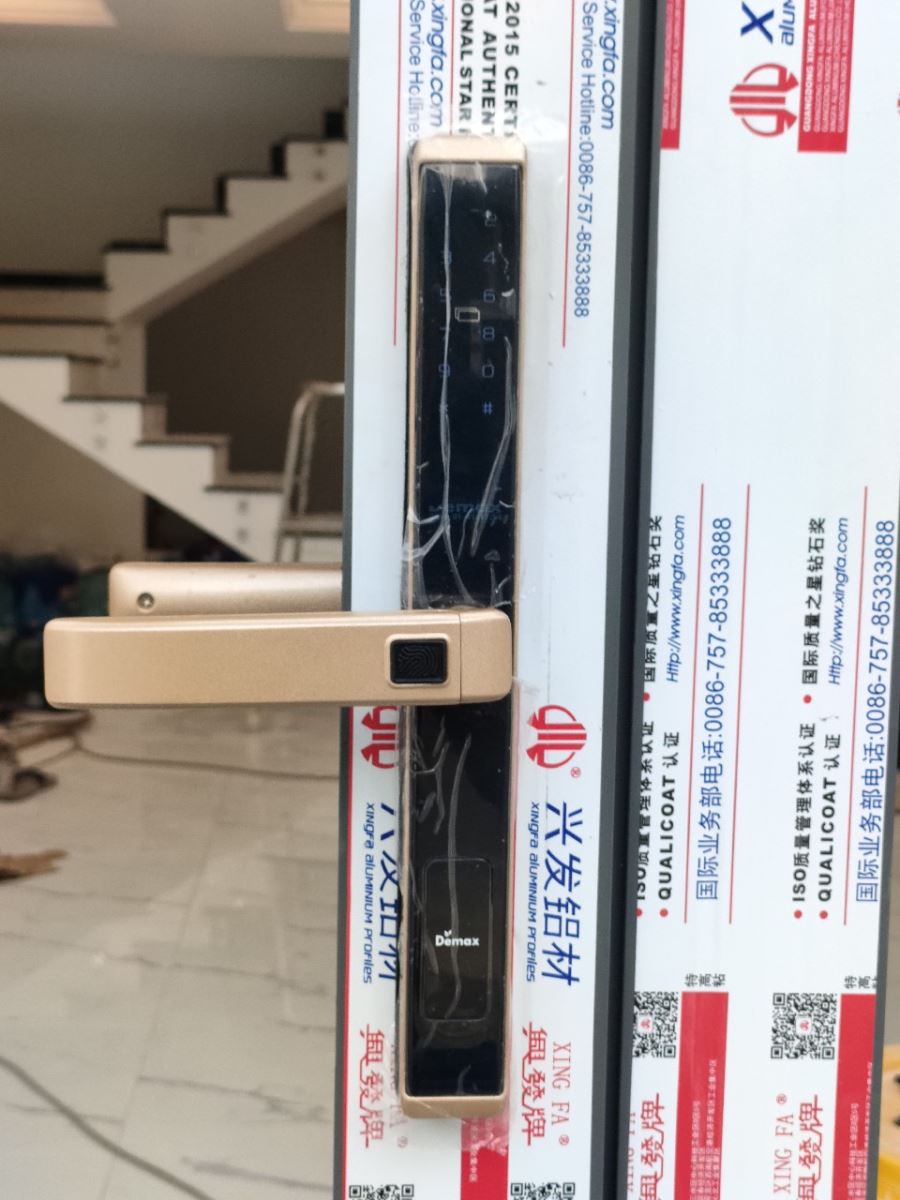 Hình ảnh thực tế Demax EL688 CG Hình ảnh thực tế Demax EL688 CG