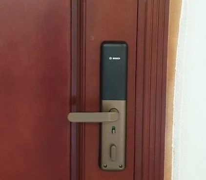 Hình ảnh thực tế Bosch ID40P EU Gold Hình ảnh thực tế Bosch ID40P EU Gold