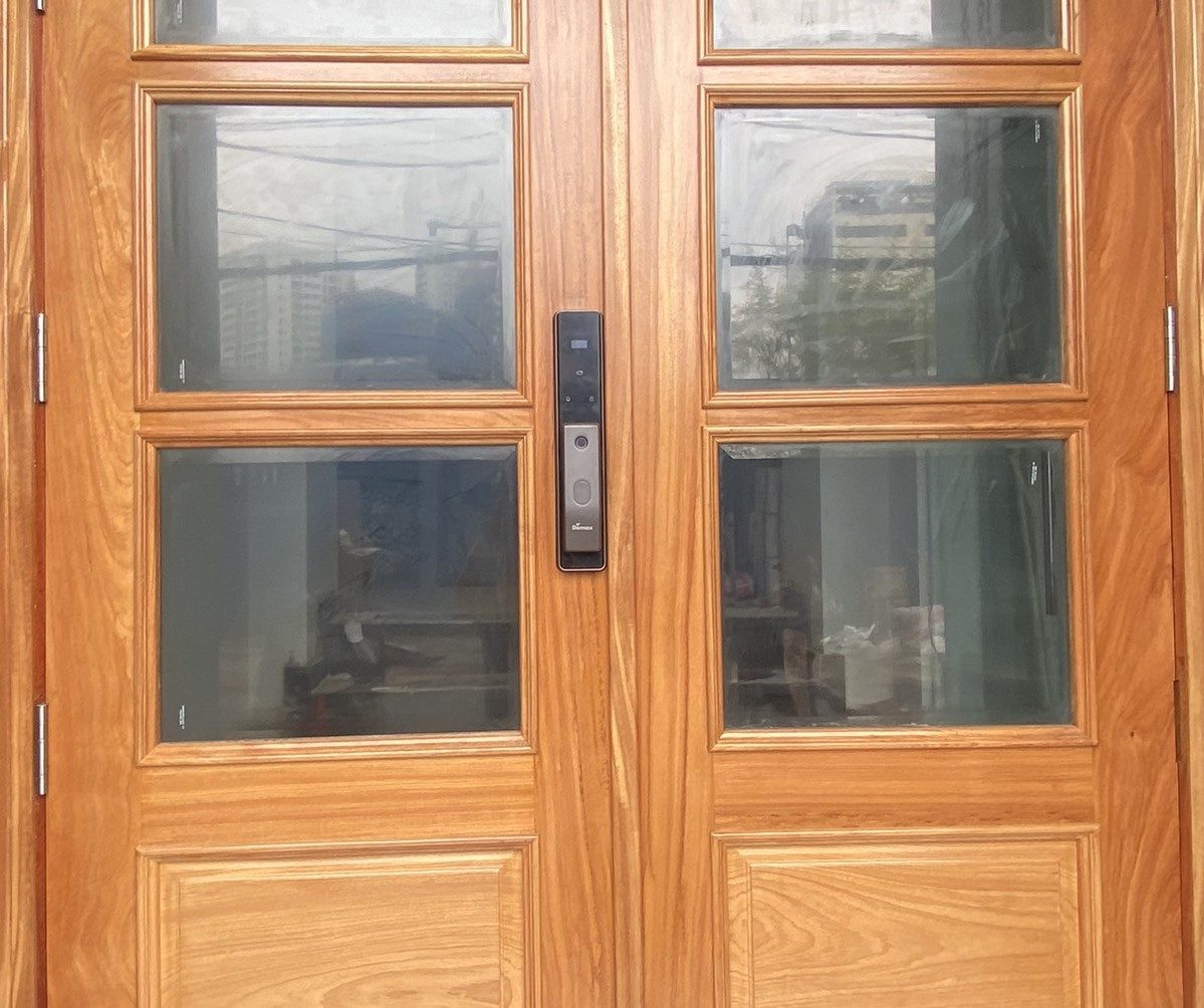 Demax SL828 GS lắp trên cửa – ảnh 8